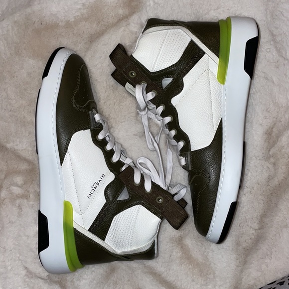 NEW 🔥 GIVENCHY Wing Mid Three-tone Sneaker - Picture 6 of 12